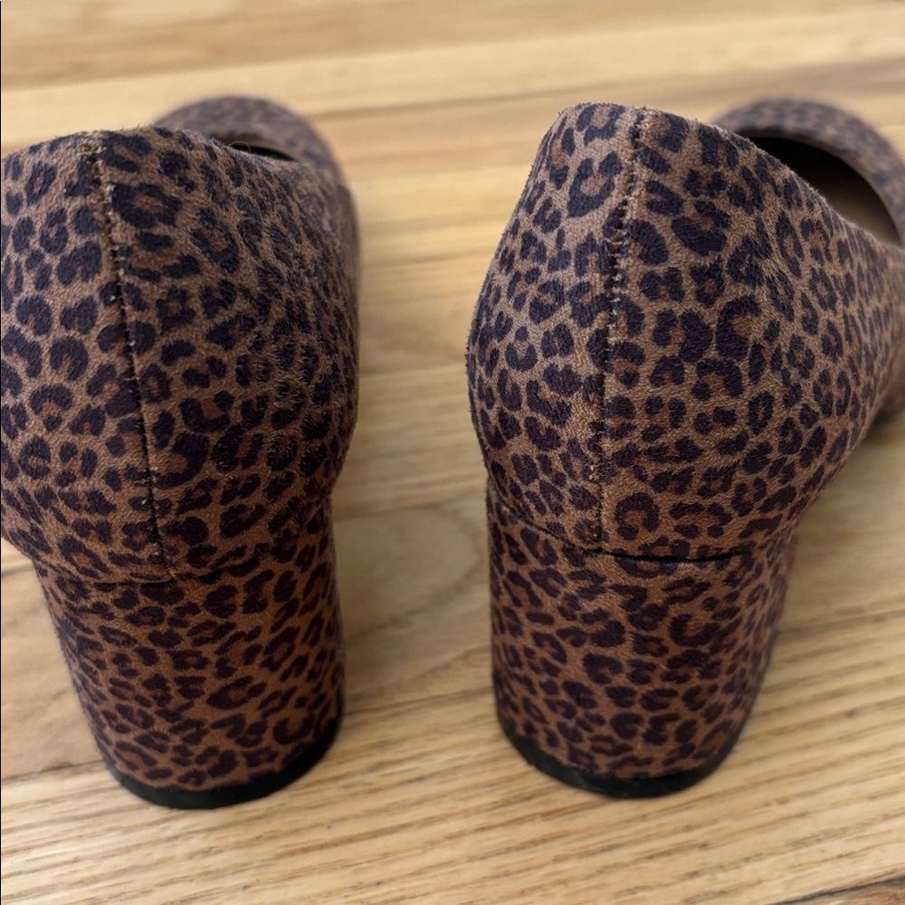 AEROSOLES Leopard Print Heels - Picture 5 of 8